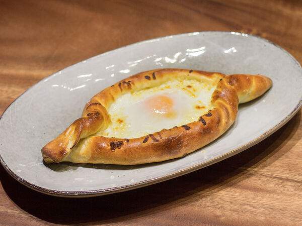 Сулугуни - Хачапури по-аджарски