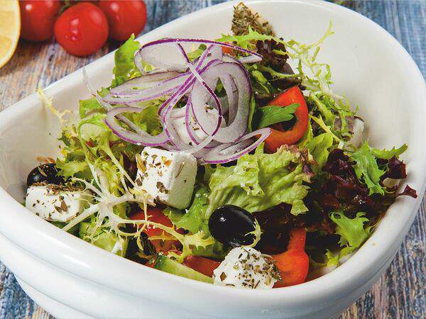 Love суши - Овощной салат с домашним сыром