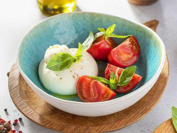 Чайхона №1 Тимура Ланского - Буррата с томатами