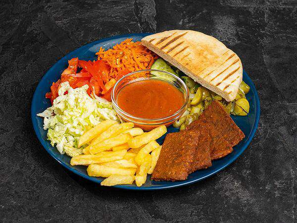 BBQ Shaverma - Шаверма веганская на тарелке