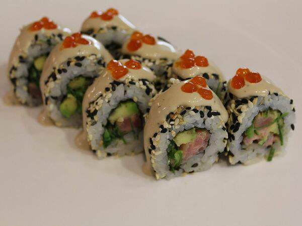Море в коробке - Роллы с тунцом, авокадо и устричным айоли