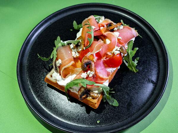 Take Eat Easy - Вафли с Пармской ветчиной