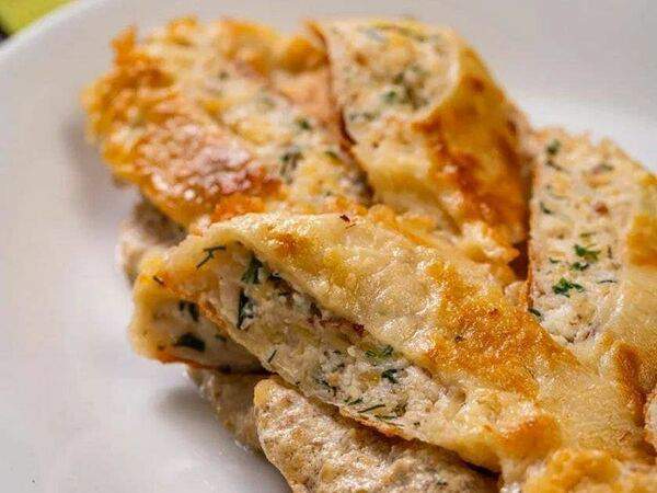 Сельпо - Куриное филе со сливочным соусом и сырными рулетиками