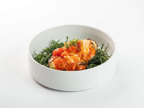 Avocado queen - Жареное авокадо с креветками, томатами черри