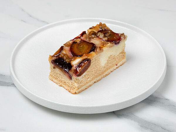 Starbucks (R) - Сливово-ореховое пирожное