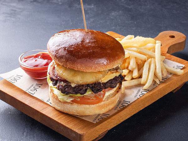 Паб 1067 - Бургер с ананасом