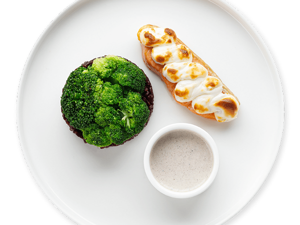 Пить кофе Кино - Лосось с чёрным рисом и брокколи