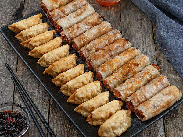 Дед Хо - Сет для компании: гёдза (12 шт.), нэм га (12 шт.)