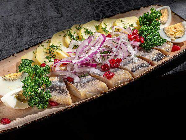 Восточный Базар - Сельдь с картофелем и яйцом