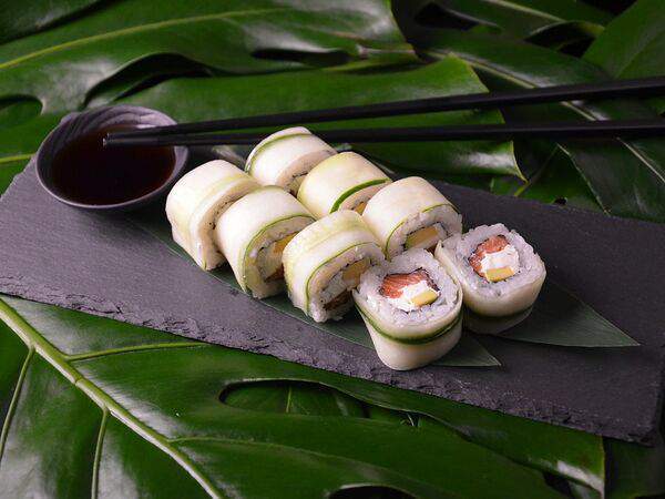 Дочь самурая - Ролл с лососем в огурце