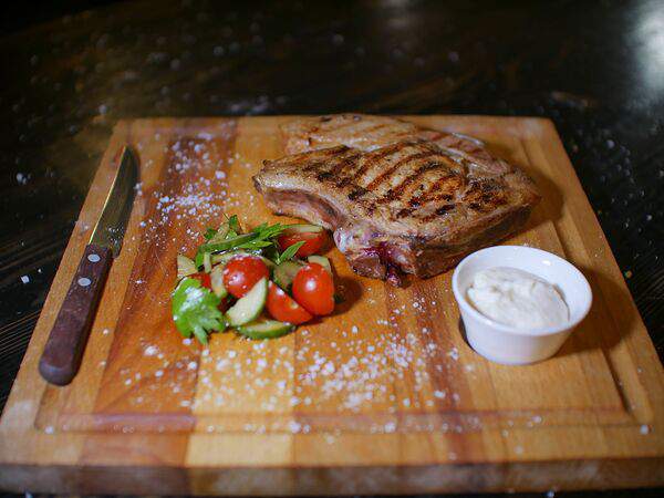 Трактир Мистер Бочкин - Свиная корейка на кости