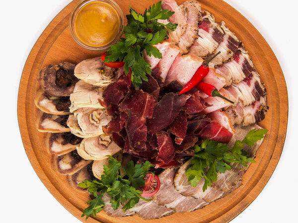 12 стульев - Плато с мясными деликатесами