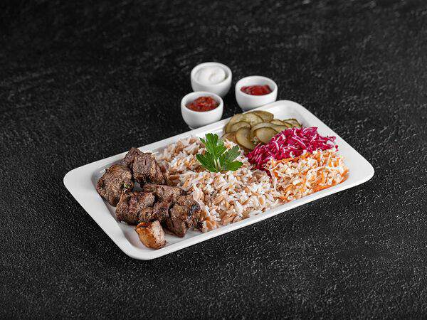 Ливан Хаус - Шашлык из баранины с гарниром, салатом и соусами
