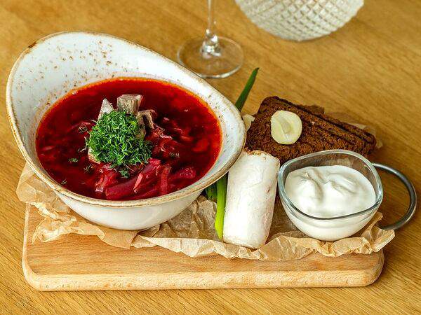 Победа - Борщ по-деревенски с говядиной и сметаной