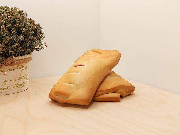 Бриошь пекарня - Постный пирожок с вишней