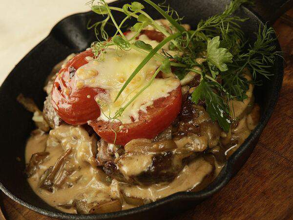 City - Свинина, запеченная с картофелем и вешенками