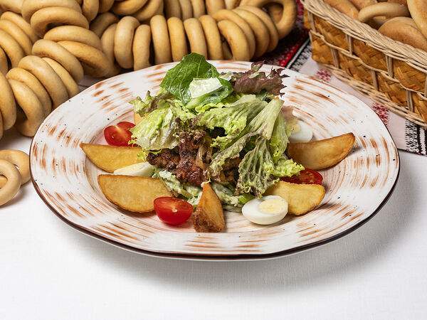 Казачок - Салат с обжаренным картофелем и куриной печенью