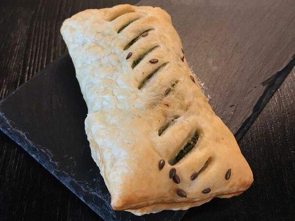 Пекарня Буханка - Слойка с сыром и шпинатом