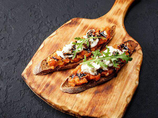 Паста-Паста - Брускетта с печеным перцем и моцареллой