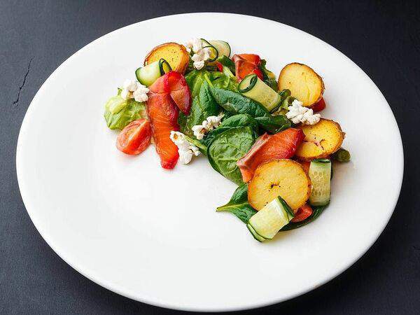 Мята Lounge - Салат с лососем