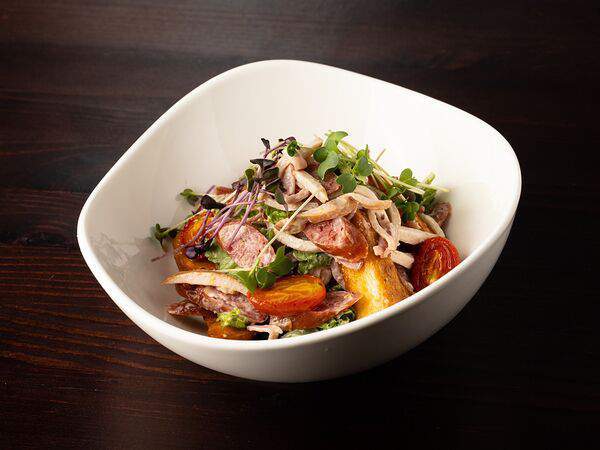 Территория - Салат с мясными копченостями