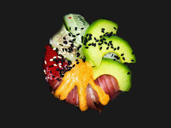 Mr Khan - Суши-донат с тунцом авокадо