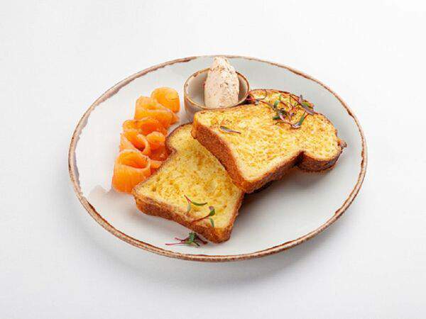 Magic Coffee - Гренки по-домашнему с лососем и сырным кремом