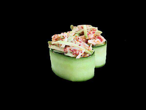 Maguro - Гункан со снежным крабом и тобико