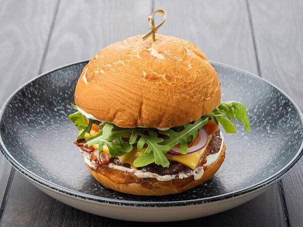 Garage - Бургер Чеддер и бекон