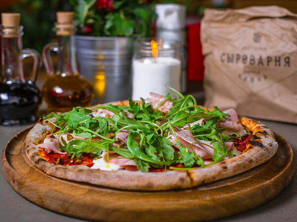 Сыроварня - Пицца со страчателлой и мортаделлой
