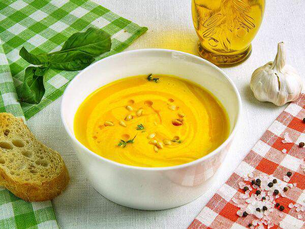Burrata - Тыквенный крем-суп с кедровыми орешками