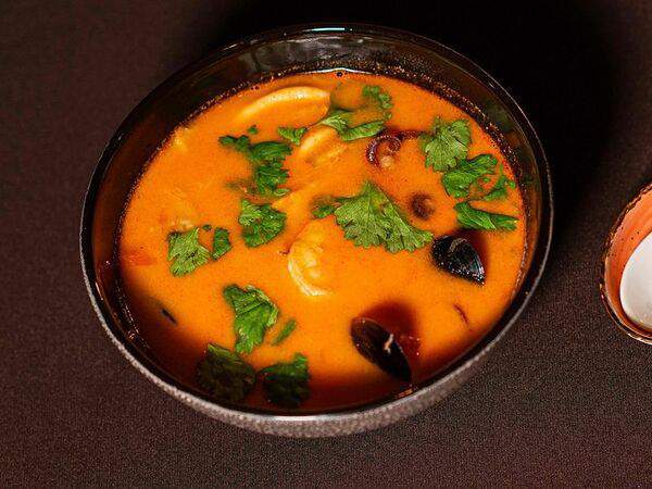 Tom-Yam - Суп Том Ям с креветками