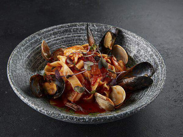 Barcode eda&bar - Феттуччине с морепродуктами в томатном соусе