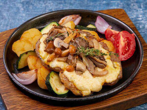 Васильки - Свинина с жареными грибами