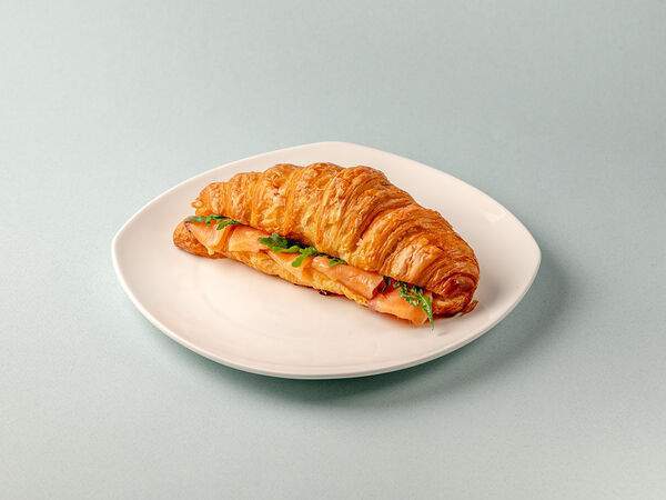 Гурман Булкинъ - Круассан с лососем и творожным кремом