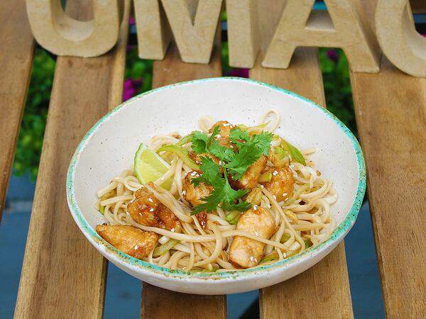 Umao - Удон с курицей терияки