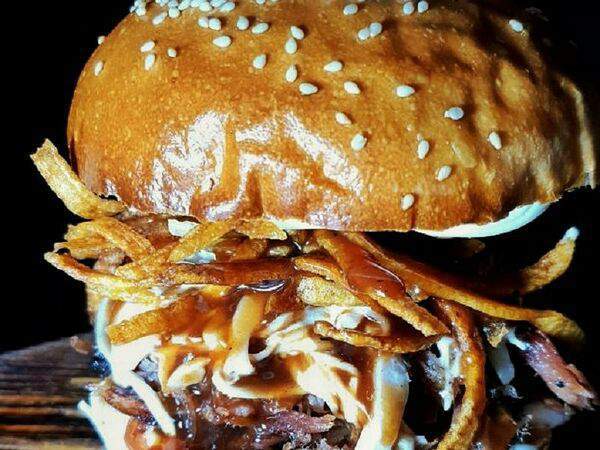 American BBQ - Пулд Порк бургер L