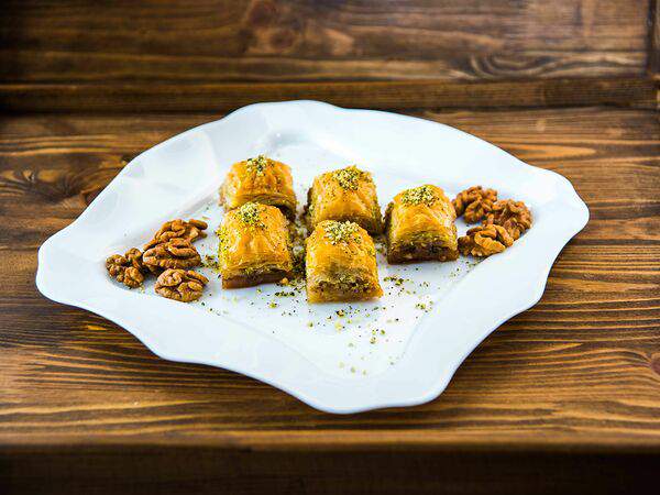 Восточная выпечка - Пахлава Классик с грецким орехом в начинке