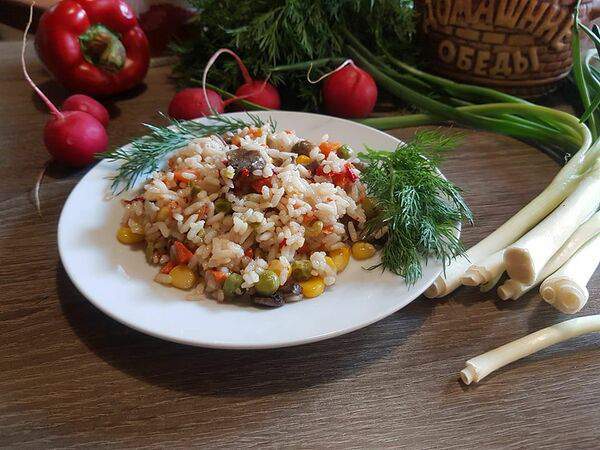 Ланч-кафе Baza Plaza - Рис по-гавайски с шампиньонами