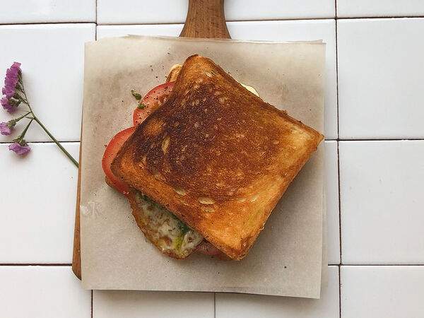 Bake Me Up - Сэндвич с моцареллой и томатами