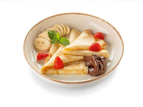 Шоколадница - Блинчики с нутеллой, бананом и клубникой