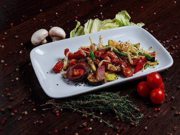 Rave Resort - Теплый салат со свининой