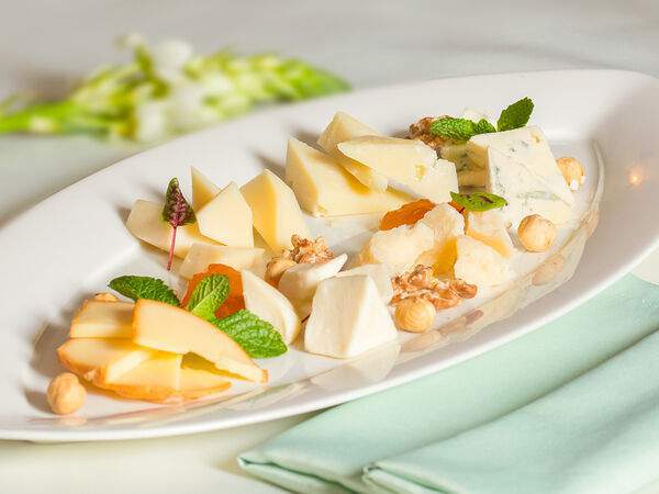 Dolce Vita - Композиция из классических итальянских сыров