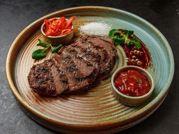 Hookah Place by Smokkin - Стейк в пяти видах перца