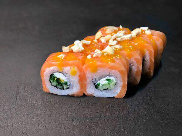 Моrе - Ролл с лососем, соусом манго и шрирача