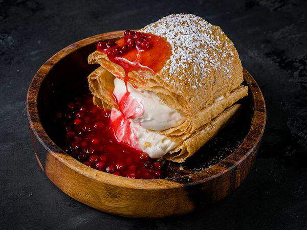 Fish Point - Мильфей с клубникой