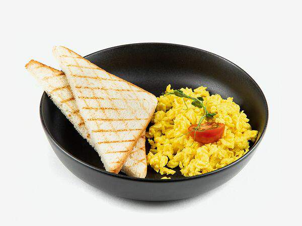 Fit appėtit - Яйца-скрэмбл с тостами