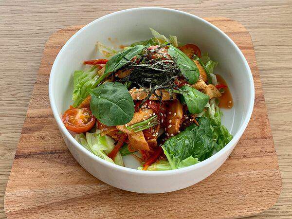 Мистер бао - Тори Гу Лао Сарада (тёплый салат с курицей)