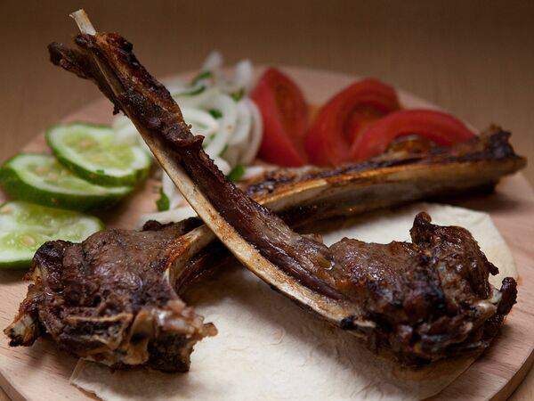 Лаваш - Филе баранины на косточке