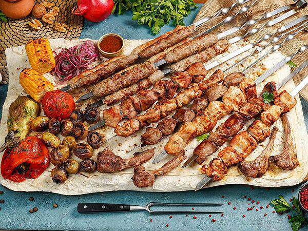 Грузинские каникулы - Ассорти шашлыков, люля-кебаб и овощей на углях Большой